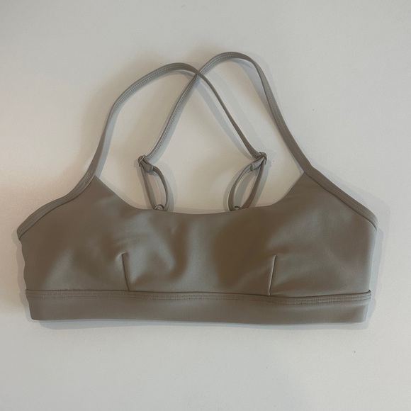 Alo Yoga Airlift Intrigue Bra - Picture 3 of 4